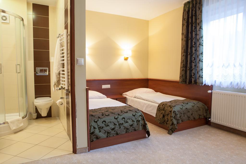 Hotel Przedwiosnie Maslow  Esterno foto