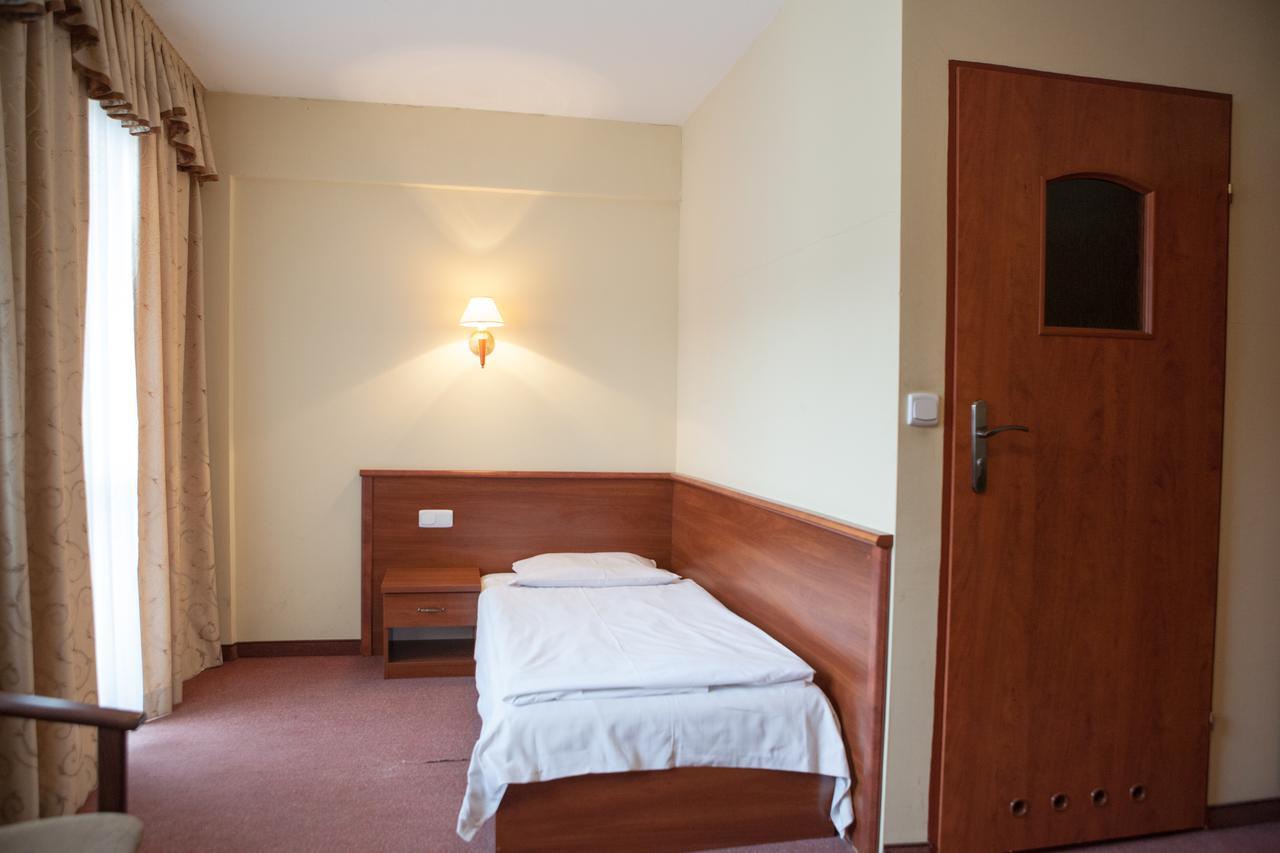 Hotel Przedwiosnie Maslow  Esterno foto
